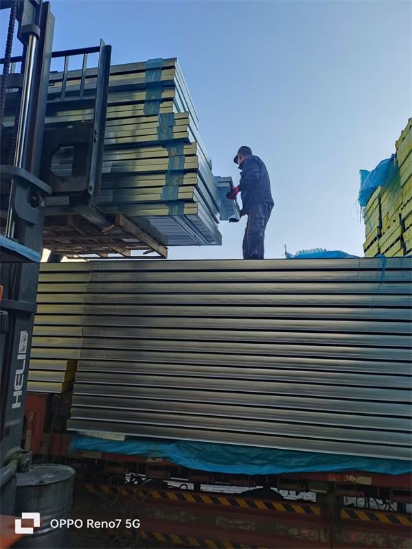 青海彩钢板发货中