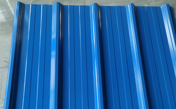 西宁彩钢板选型指南：技术参数与应用场景详解